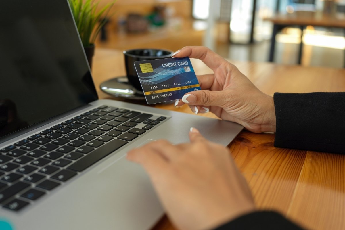 High‑risk merchant holding a credit card